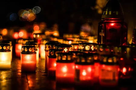 Tradycje Czczenia Zmarłych na Świecie – od Wszystkich Świętych po Día de los Muertos